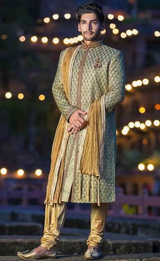 Lang Sherwani