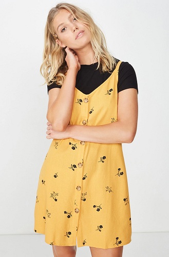 Blomstret pinafore kjole i hør