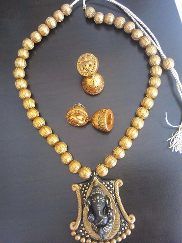 Terracotta Ganesha halskæde med Jhumka