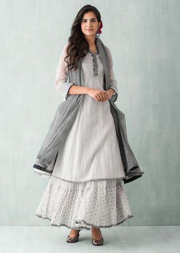 Hvid og grå Kurta med flare bund nederdel