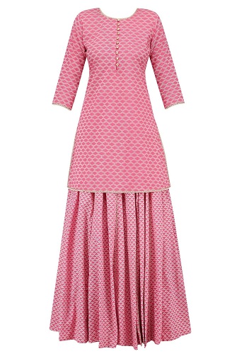 Pink Pearl broderet kort Kurta og nederdel sæt
