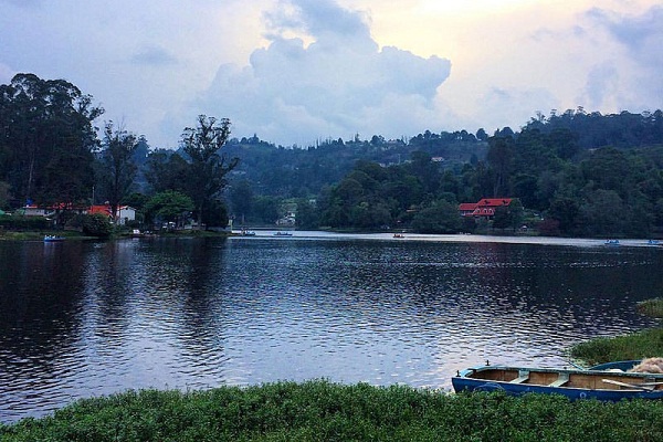 Tilbage Water Lakes i Indien