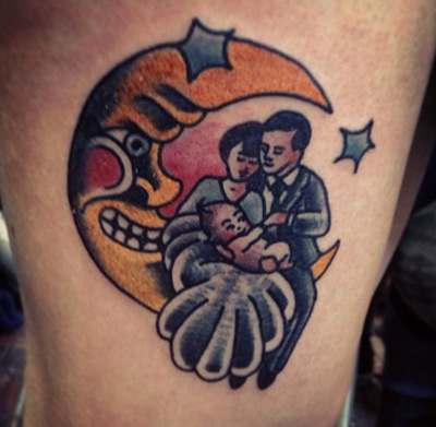 Family Moon Tattoo på låret