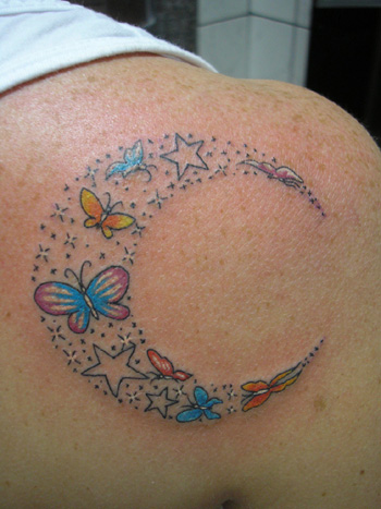 Butterfly Moon Tattoo Design på skulderen