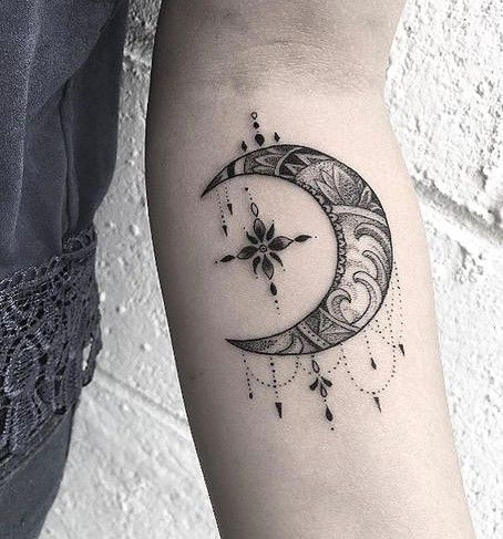 Bedste Moon Tattoo Designs & amp; Ideer 1