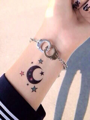 Bedste Moon Tattoo Designs & amp; Idéer 7