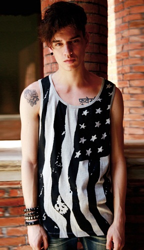 Tank top med mænd