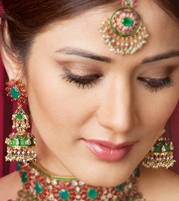 Indisk guld Meenakari øreringe til brude