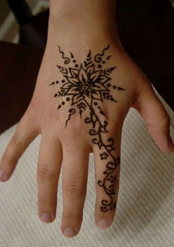 Egyszerű Mehndi Design gyerekeknek