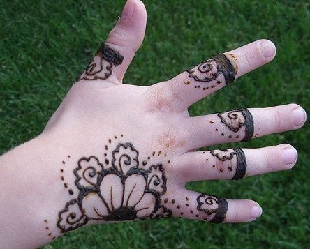 sød mehndi -design til børn