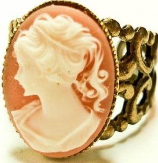 Cameo ring