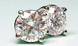 Kerek vágású gyémánt fülbevaló minden korosztály számára