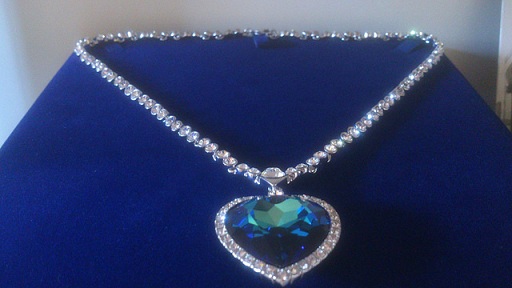Kék gyémánt szív nyakláncok