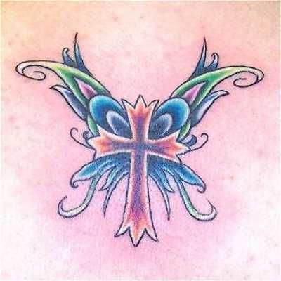 Pillangó kereszt tetoválás tervezés