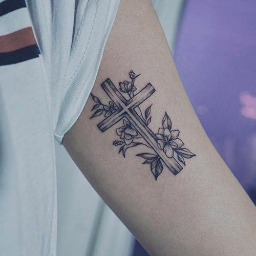 Cross Tattoo Designs til mænd og kvinder 6