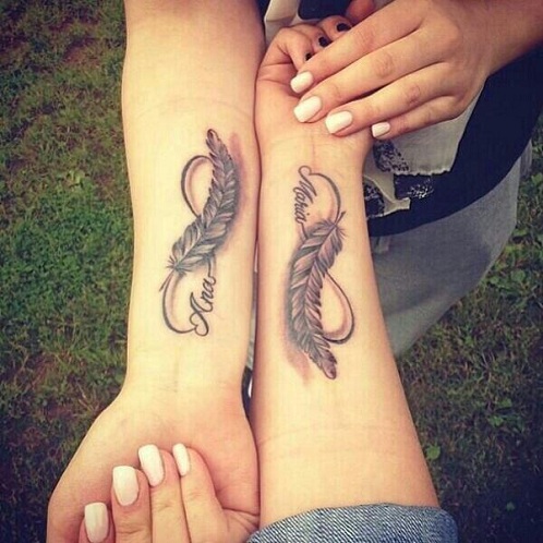 Matchende fjer tatovering