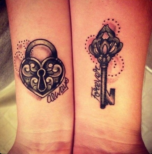 Zár & amp; Kulcsos pár tetoválás tervezés