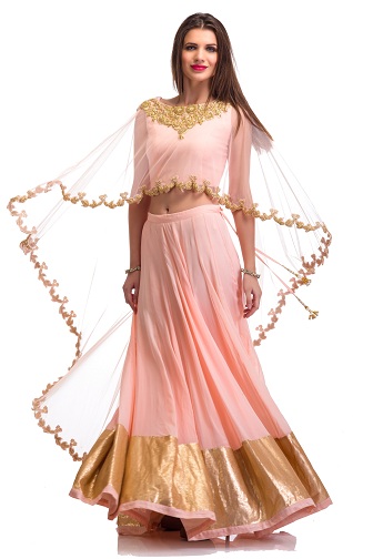 Lyserød Lehenga med Cape