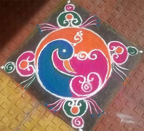 Enkel Elegant Peacock Rangoli