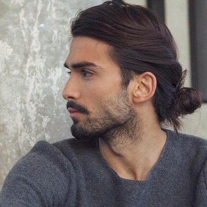 Hosszú frizurák férfiaknak16