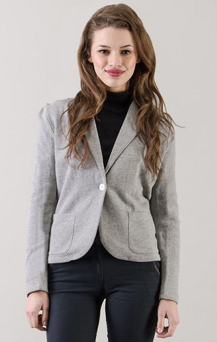 Kort blazer til kvinder i lysegrå