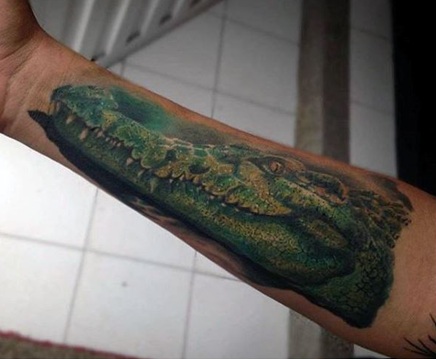 Krokodille dyr tatovering