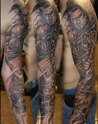 Samurai fuldærmet tatovering