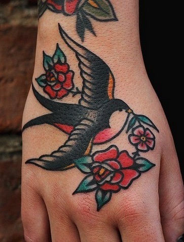Veréb tetoválás kézhez