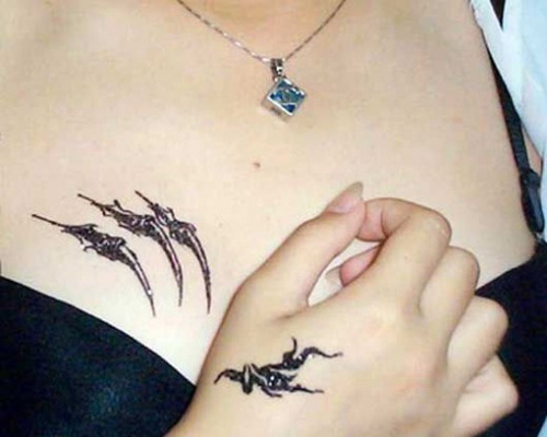 Sárkány tetoválás tervezés női kéz számára