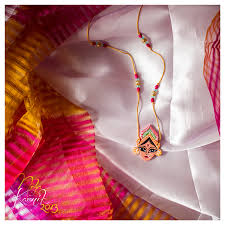 papir-quilling-smykker-designs-håndmalet-papir-quilled-durga-halskæde