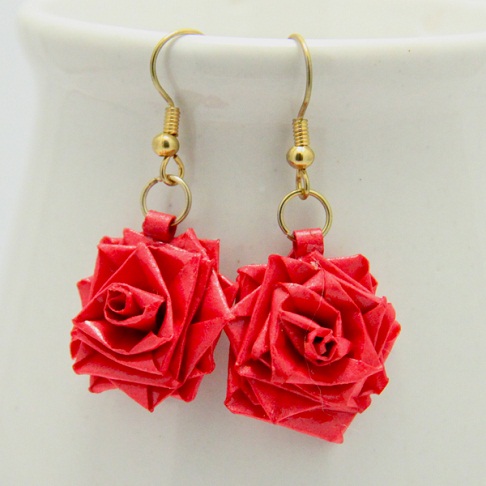 papir-quilling-smykker-designs-papir-quilled-rød-rose-øreringe