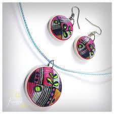 papir-quilling-smykker-designs-malet-rund-quilled-halskæde-med-stud