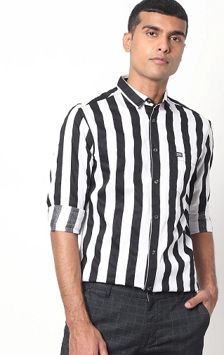 Fekete -fehér függőleges csíkos férfi ing