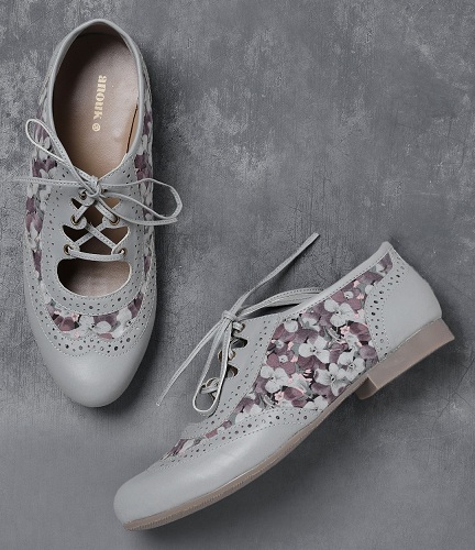 Håndlavede blomsterbrogues