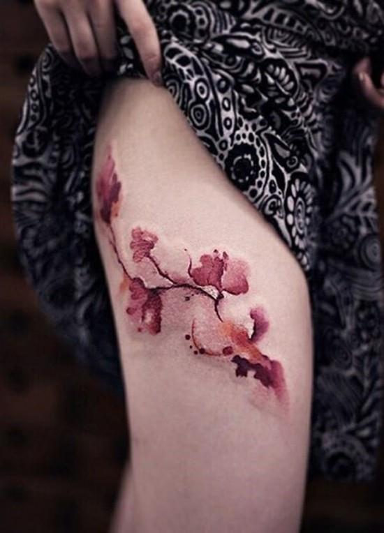 3d kirsikankukka tatuointi reisi
