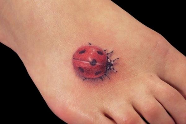 3d tatuointi jalka tatuointi leppäkerttu