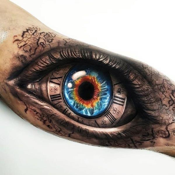 3D -tatuoinnit olkavarren silmän sisällä