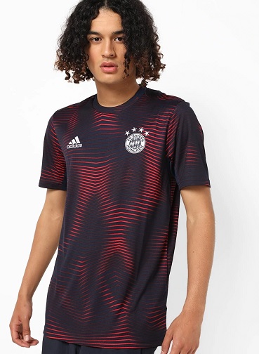 Adidas T-shirt med grafisk tryk til mænd