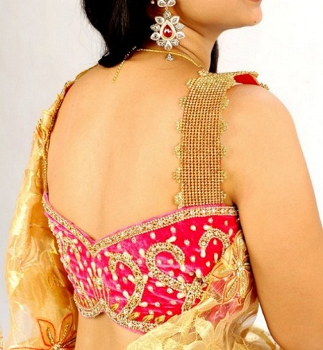 Butterfly mønster hals bluse til Saree