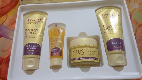 Lotus Herbal Gold Radiance Cellular Glow arcpakolás