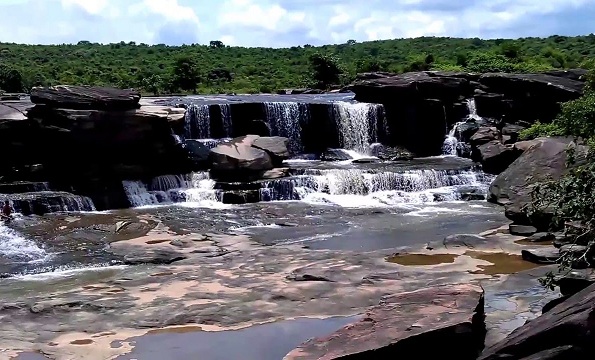 Manjar Kund Falls
