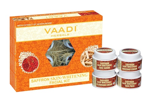 Vaadi Herbals Saffron Skin Whitening Facial med ekstrakt af sandal