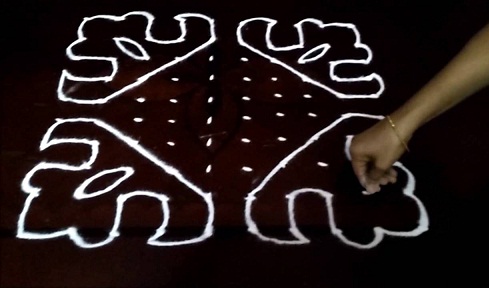 Lige Rangoli 10 prikker