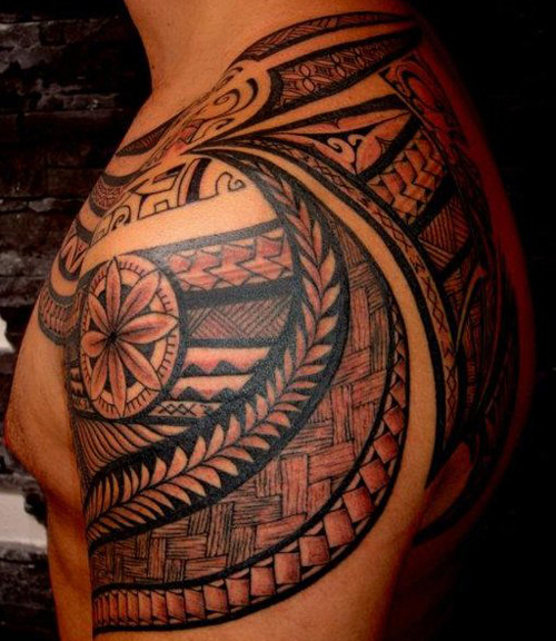 Maori törzsi tetoválások