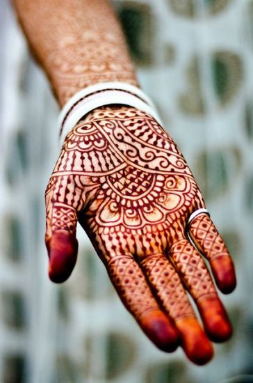 Rødlig indisk Mehndi -design