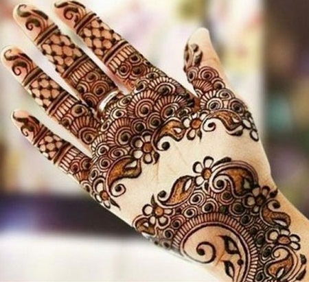 Indisk Mehndi -design til bagsiden