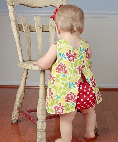 Vissza Nyitott Baby Frock