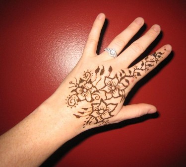 Sød Mehndi Design til hånden