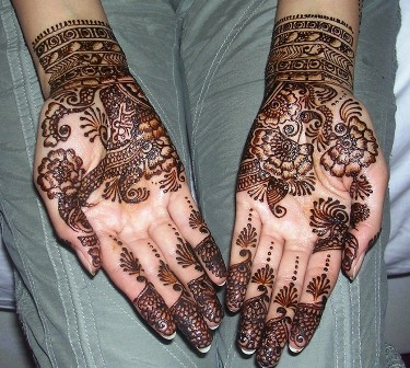 Border Mehndi -mønstre til hænder
