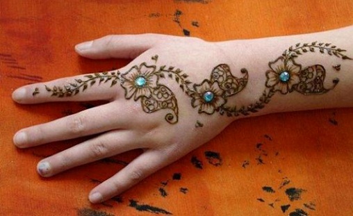 Glittery Hand Mehndi Art